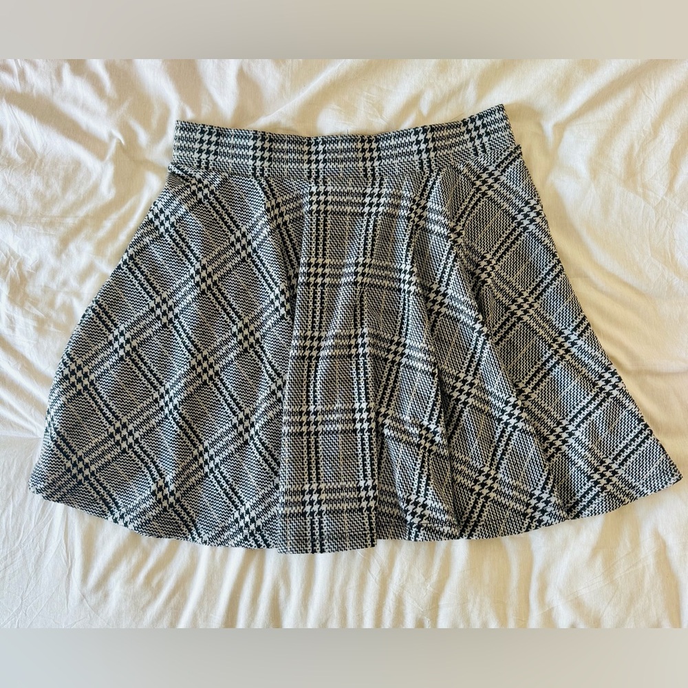 Classic Black and White Plaid Skater Skirt - Medium